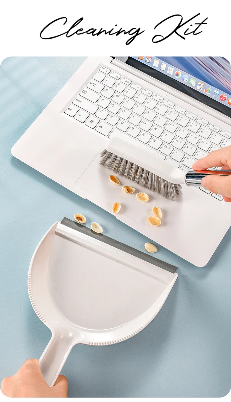 Pá com Escova 2 em 1 – Praticidade e Agilidade na Limpeza da Sua Casa